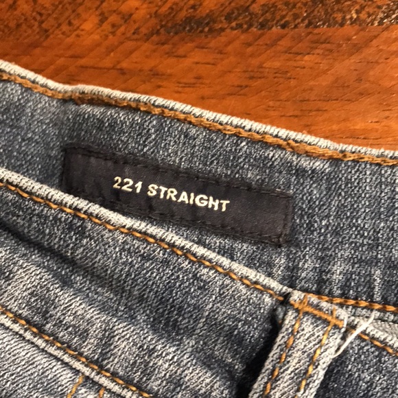 Lucky Brand 221 Straight Leg Jeans - Picture 5 of 10